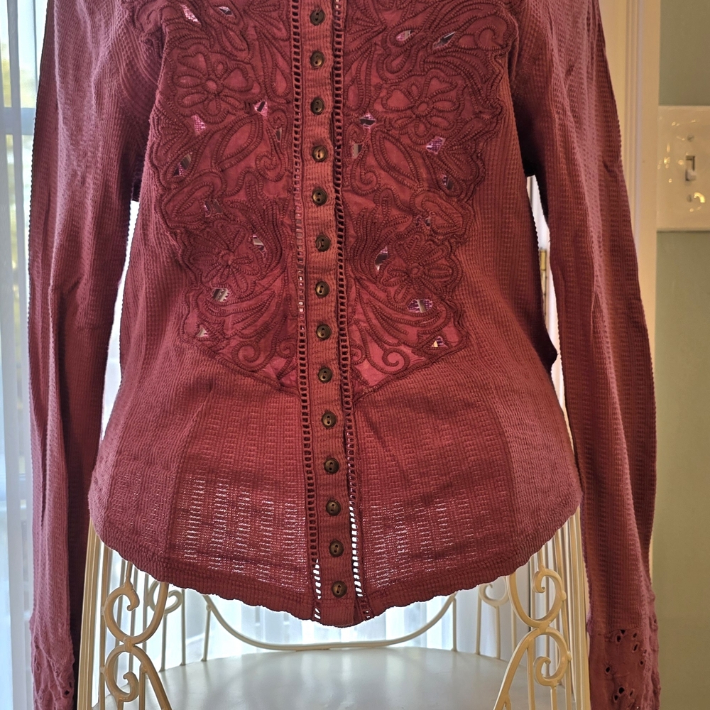 Free People Mauve Embroidered Button-Up Eyelet Long Sleeve Shirt Blouse Size L
